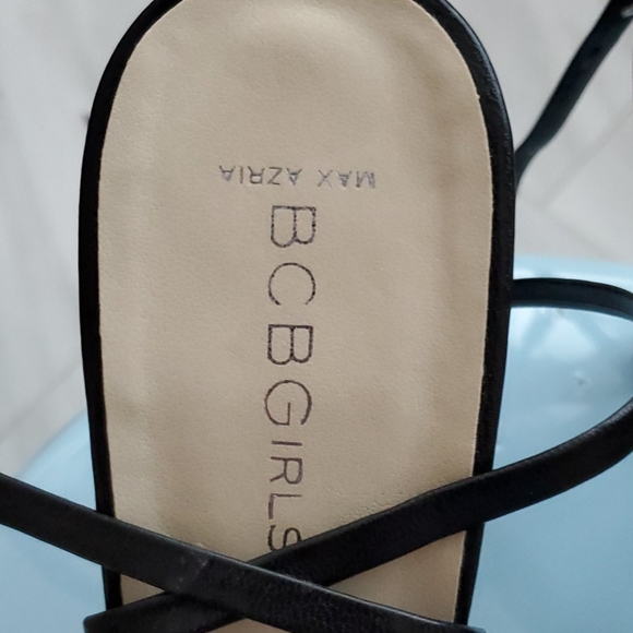 Heels - Picture 2 of 4